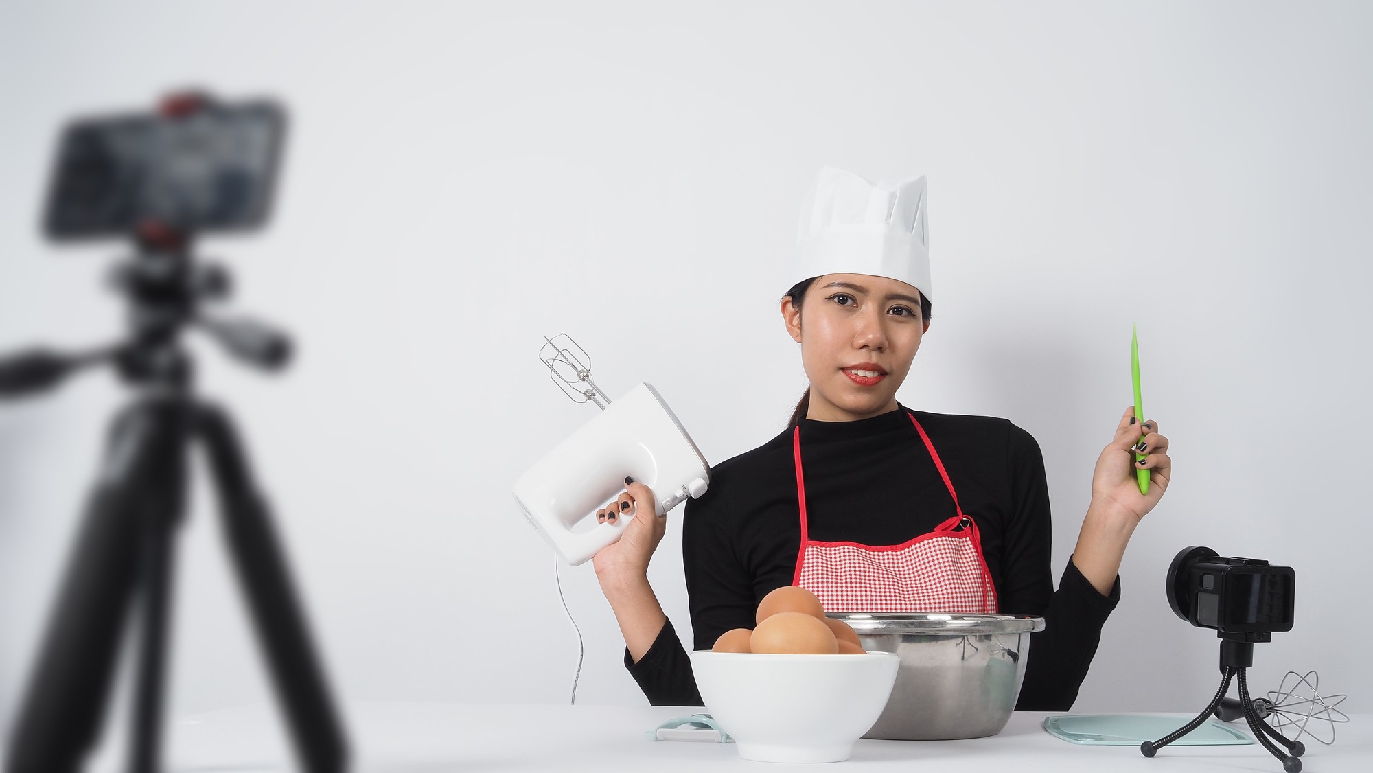 Lezione online con chef che spiega ricetta