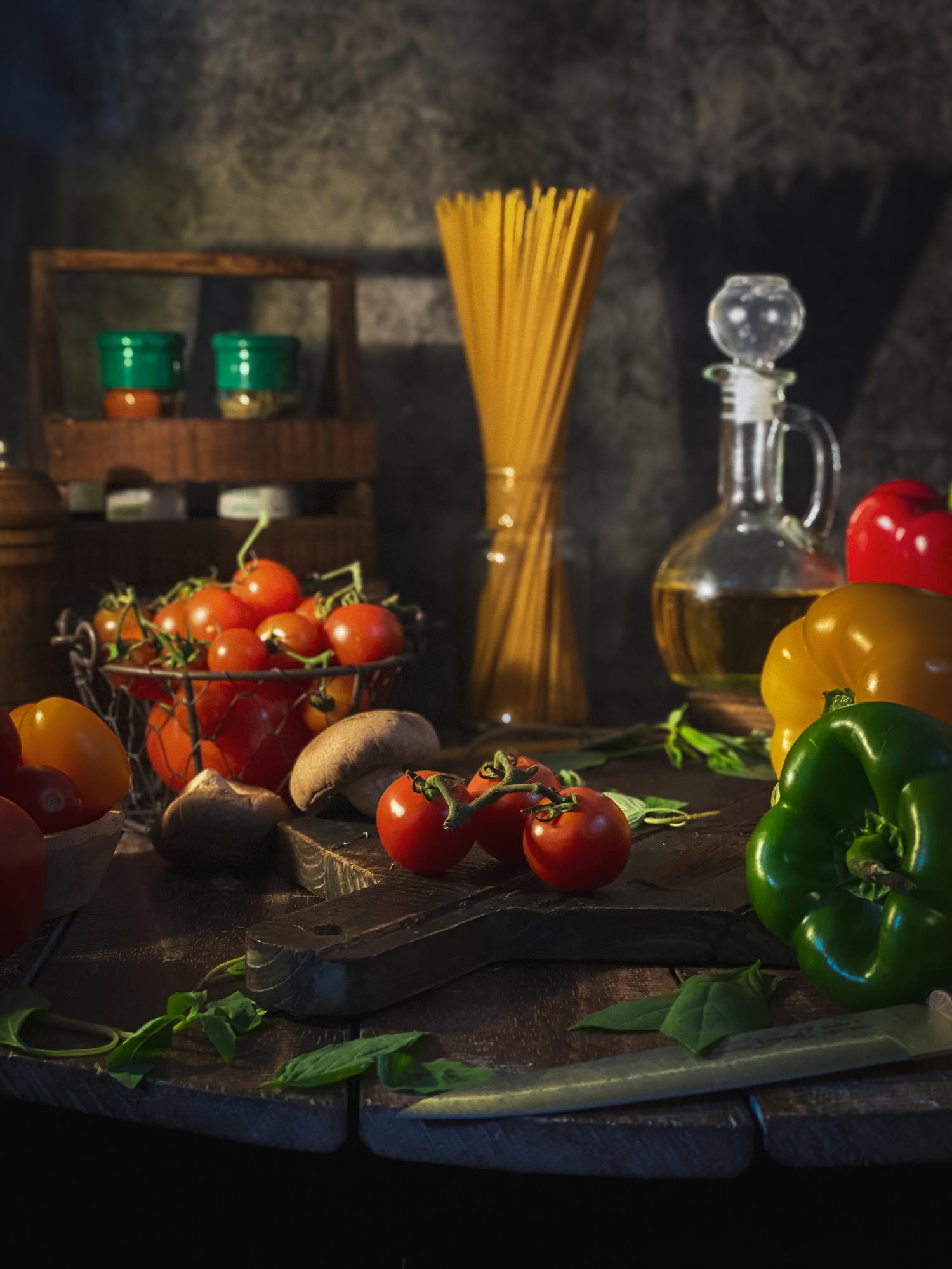 Composizione di ingredienti freschi su sfondo scuro